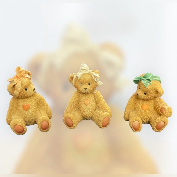 Lot of Cherished Teddies with Garden Furniture -Great for Spring Tier Tray Decor - Picture 7 of 8